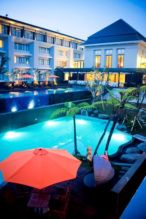 Harris Hotel & Conventions Malang Exterior foto