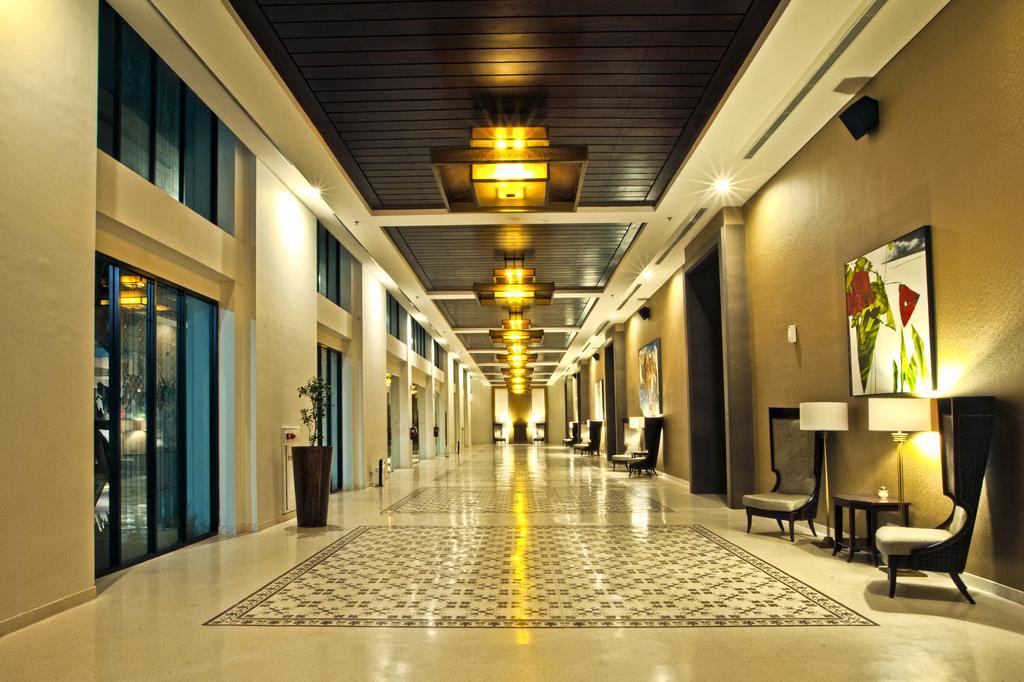 Harris Hotel & Conventions Malang Exterior foto